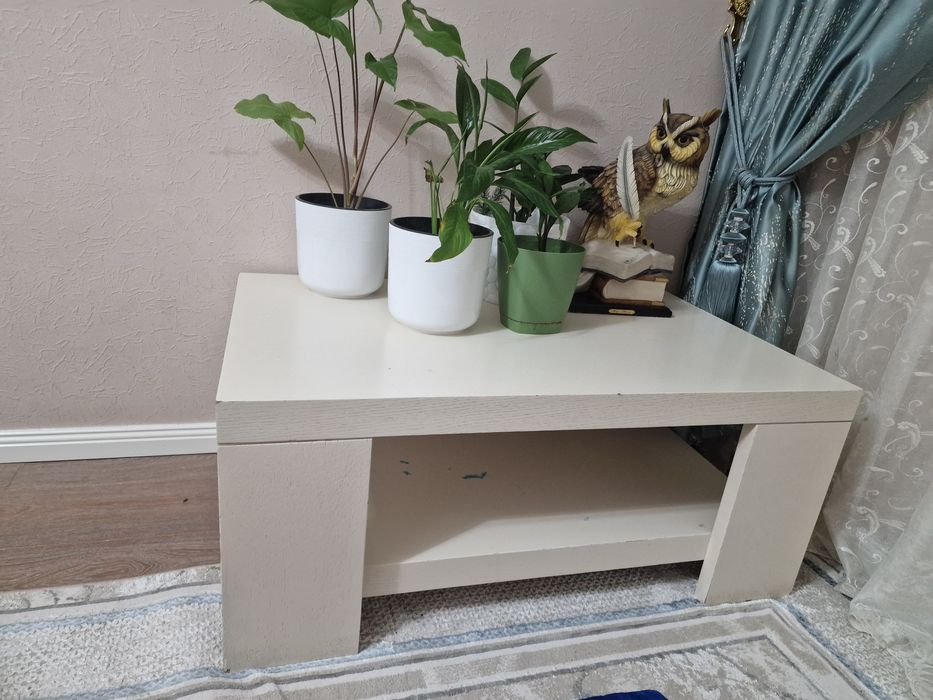 Журнальный столик