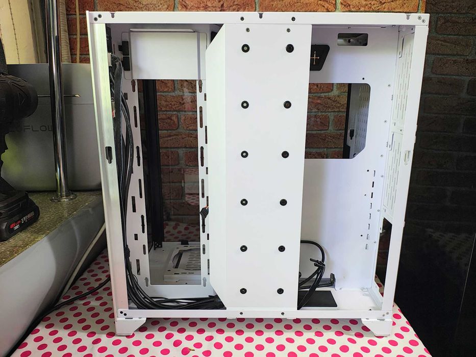 Carcasa Lian Li O11 Dynamic XL ROG White.