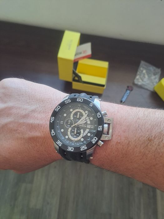 Часовник Invicta