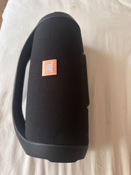 Jbl boombox.