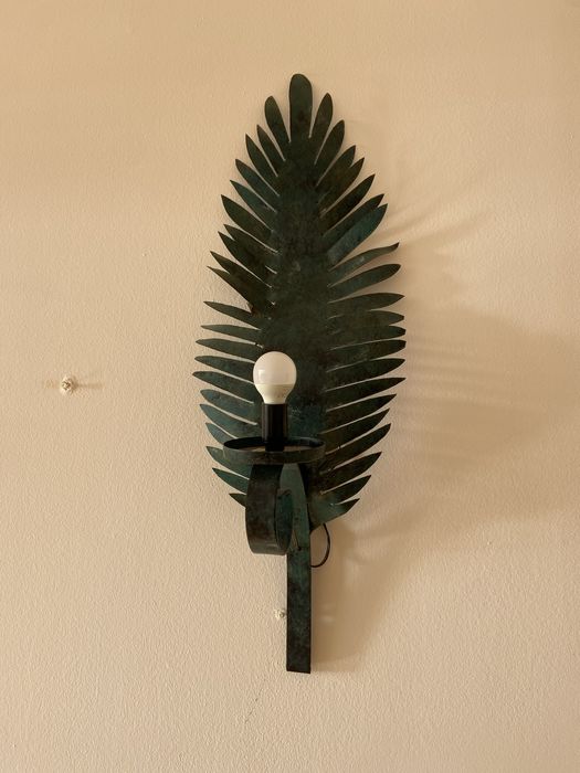 Стенни лампи от метал с хорма на лист