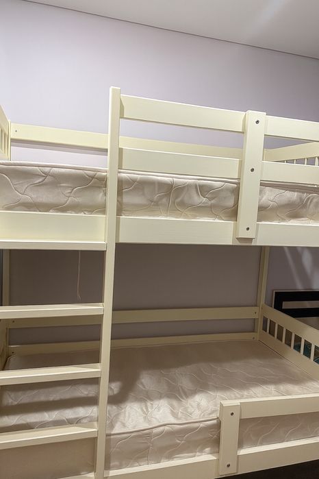 Двухъяросная кровать