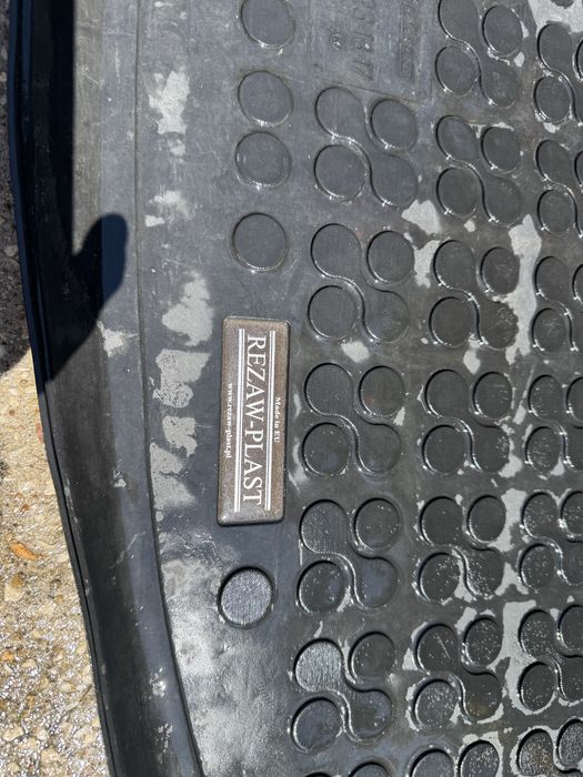 Стелка багажник touran 2005-2010