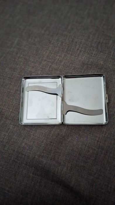 Стара табакера CAMEL