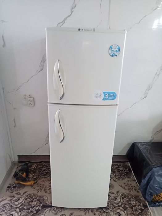 Продам холодильник LG