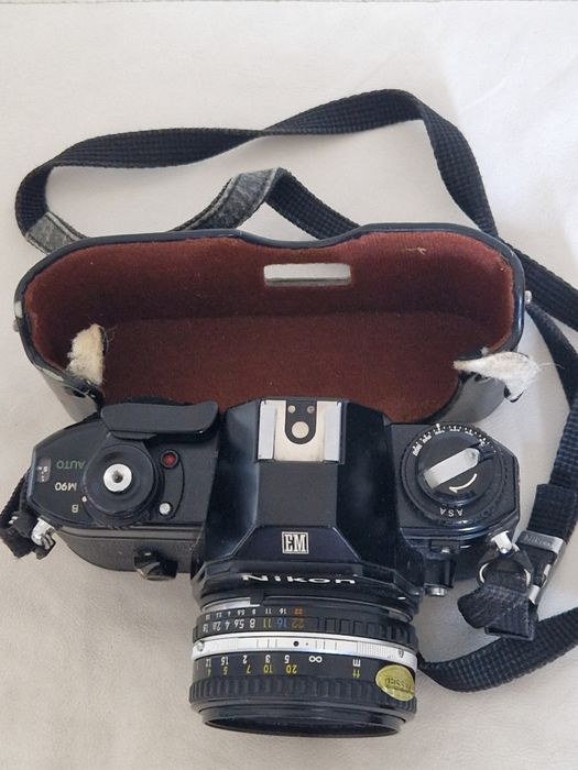 NIKON-EM тяло и два броя обективи и филтър