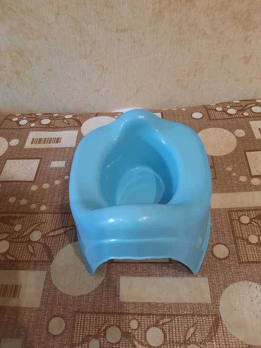 Продается горшок детский