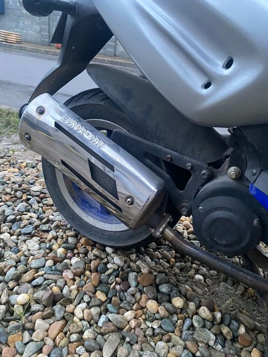 Vând scuter 49 în  doi timpi cu carte Rar si talon