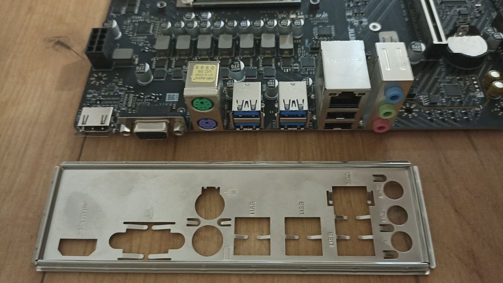 MSI Pro B650m b сокет AM5