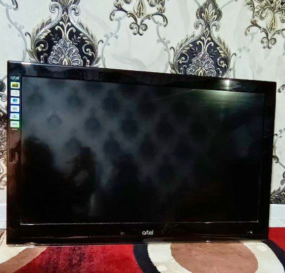Televizor ARTEL 43 tali ,idial holatda