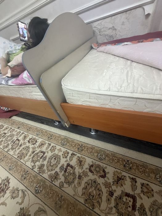 Продается кровать для детей подростков 2 штуки
