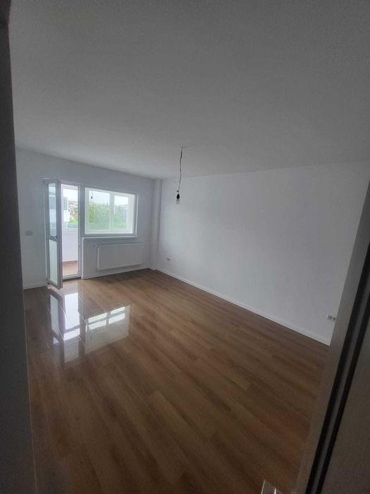 3 camere decomandat Mioritei