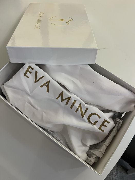 Чисто нови обувки Eva Minge