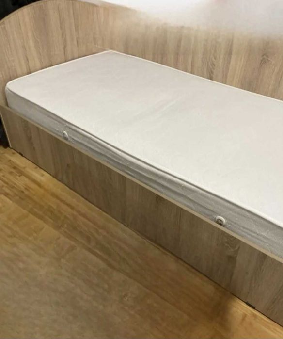 Pat de o persoana cu tot cu saltea