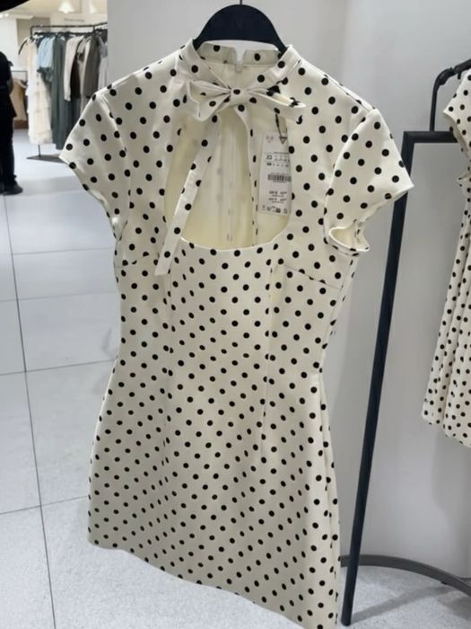 Платье в горошек в стиле zara