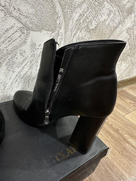 Продам женсую обувь