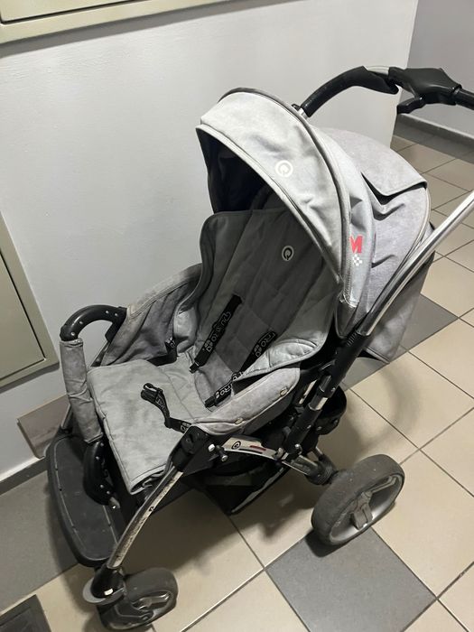 Коляска прогулочная