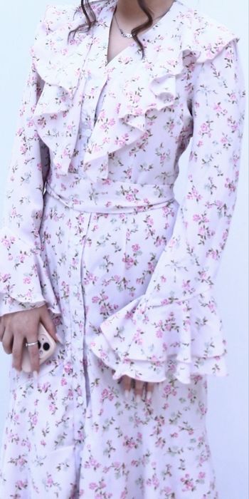 Продам платья , пальто