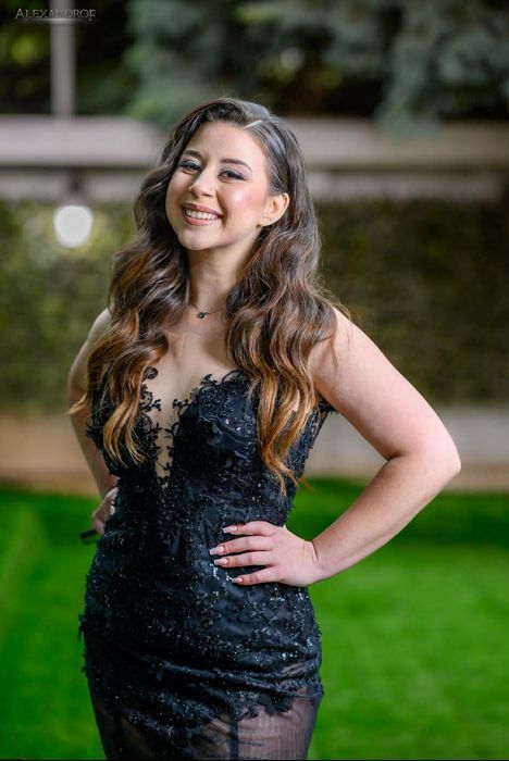 Бална рокля размер М