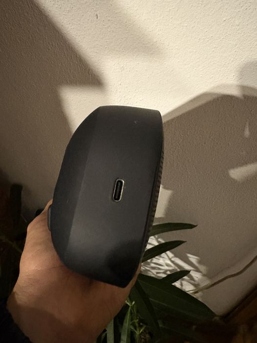 Vând boxă portabilă Bose SoundLink Flex