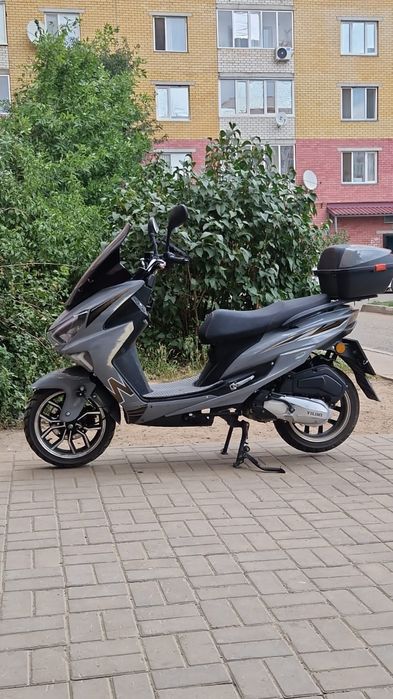 Продам скутер Макси