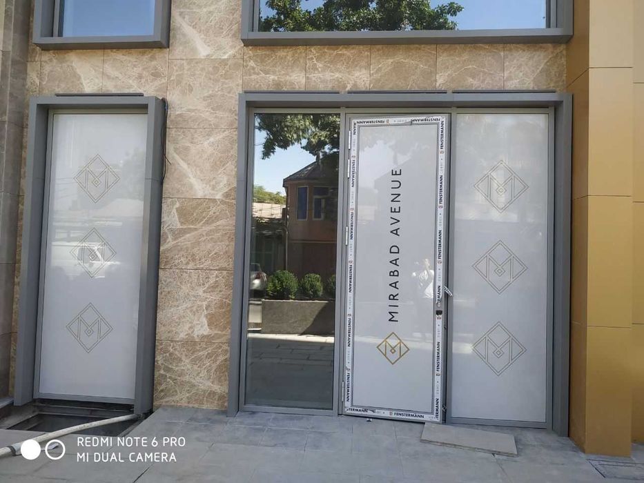 Широкоформатная УФ печать. Баннер, Оракал, Сеточный, Бэкпринт, Холст.