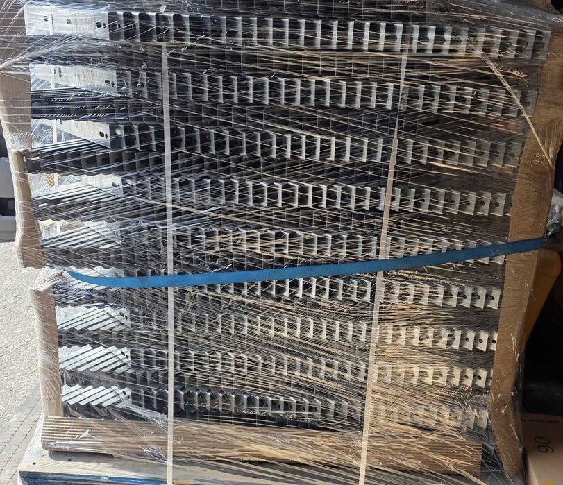Стойки за климатици Заварена конзола ECO MINI 43 см за климатик 9-12 000 BTU, 1,5 мм бяла ламарина