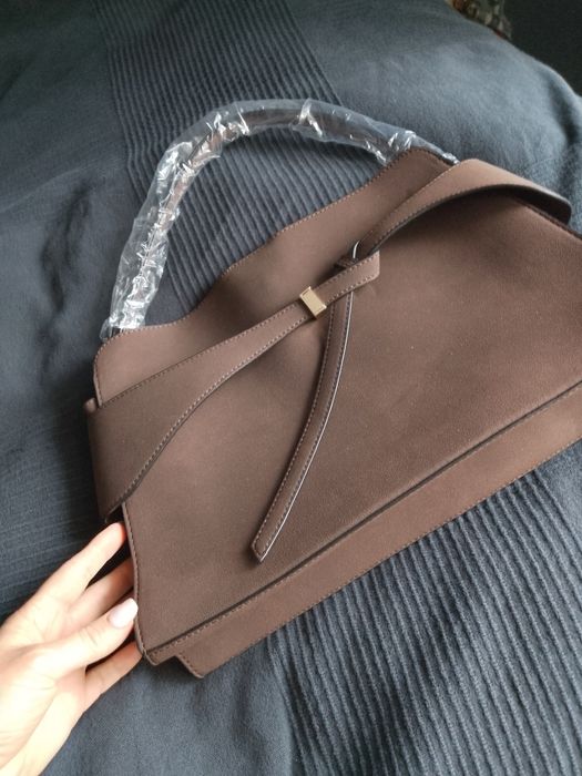 НОВА Дамска кафява чанта