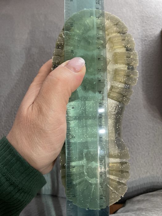 Зимни боти на LC Waikiki и обувки тип пантофки  на H&M