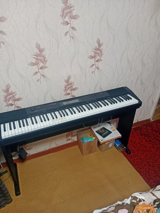 Продам пианино Casio