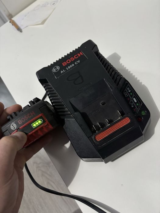 Bosch бош батерия зарядно 18v лазерен нивелир импакт impact 12v