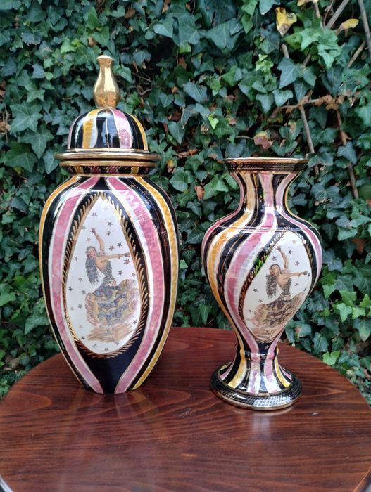 Порцеланови урна и ваза - BEQUET