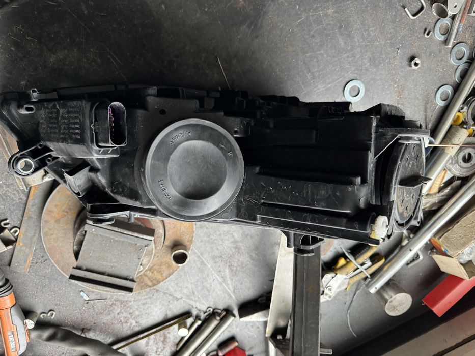 Фарове за Volkswagen Jetta