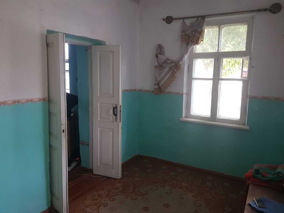 Yangiyol markazida 3 xonali 2 sotikli uy sotiladi maxalla yaxshi tinch