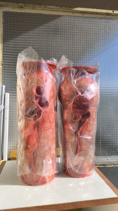 2 броя червени вази Троянска керамика