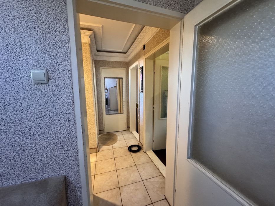 Продава се Двустаен апартамент в Ловеч, Широк център - 60 кв.м за 917 €/кв.м - Снимка #1