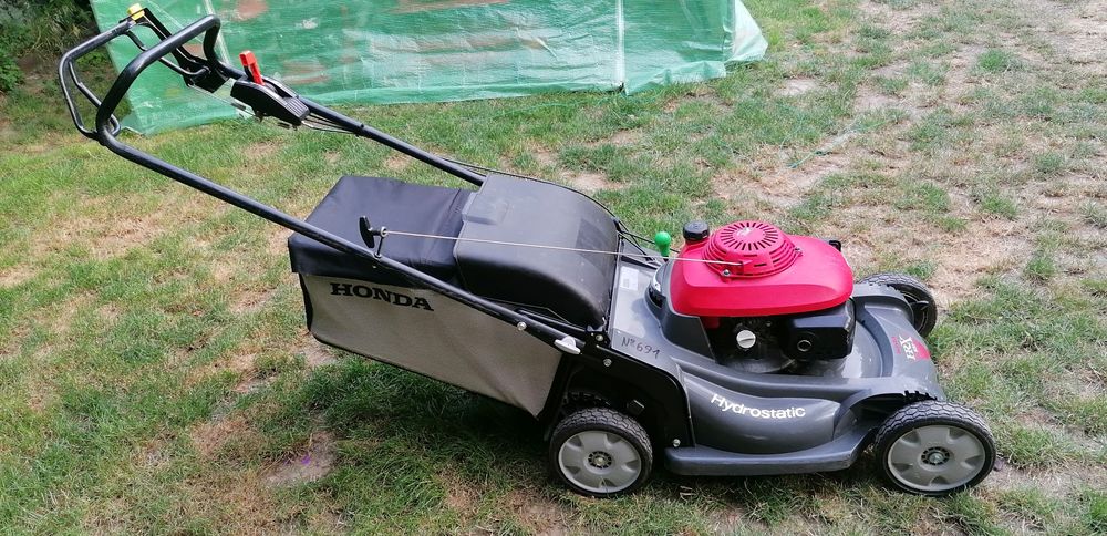 Самоходна косачка хонда хидро