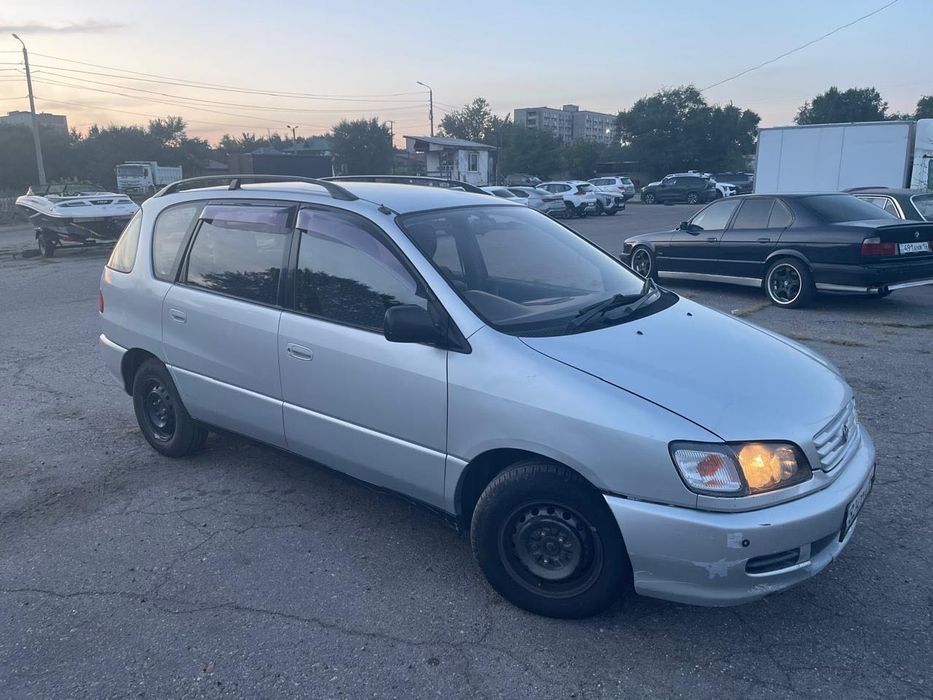 Продам автомобиль Toyota ipsum