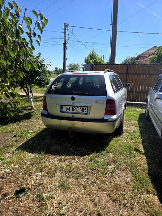 Vand Skoda octavia 1 2.0 benzina