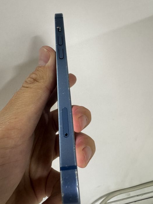 Продаю iphone 13