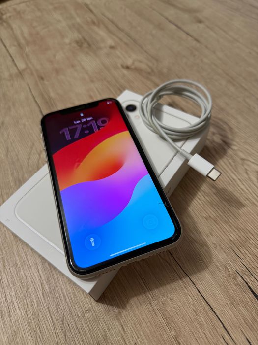 Telefon iPhone 11