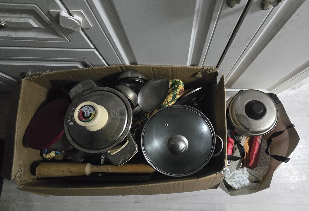 Кухонная посуда много