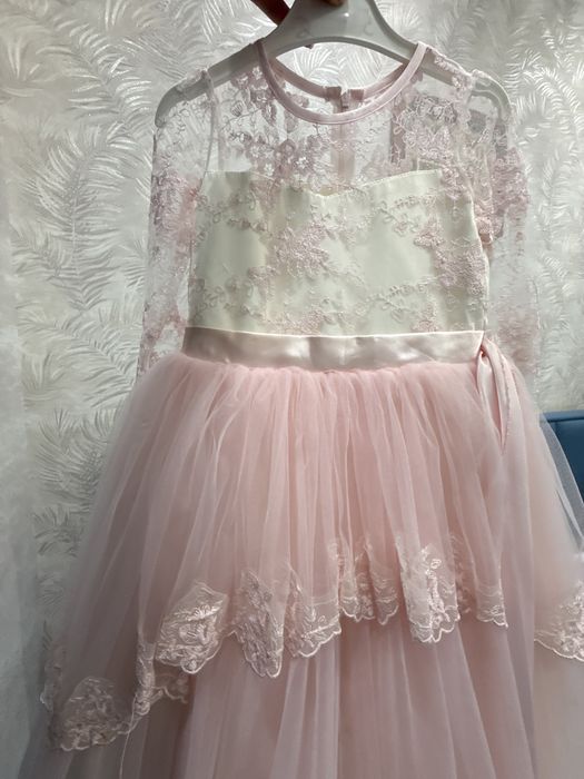 Платье детское  нарядное