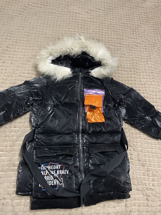 Продам зимнию куртку на девочку