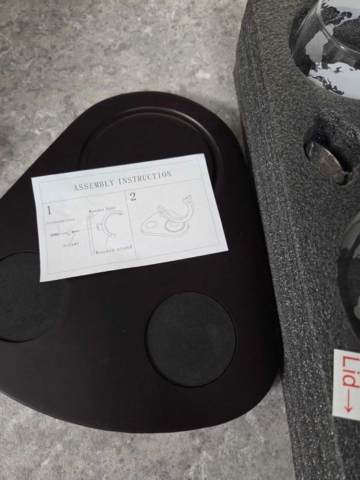 Чисто нов луксозен декантер сет за алкохол.