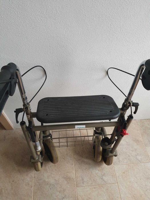 Vand rolator / cadru de mers