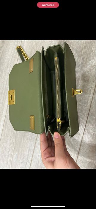 Зеленая сумка Charles & Keith