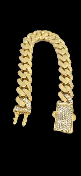 Vând brățară tip Cuban Link, model masiv, lungime 20 cm, greutate 20,83 grame pe cântar.