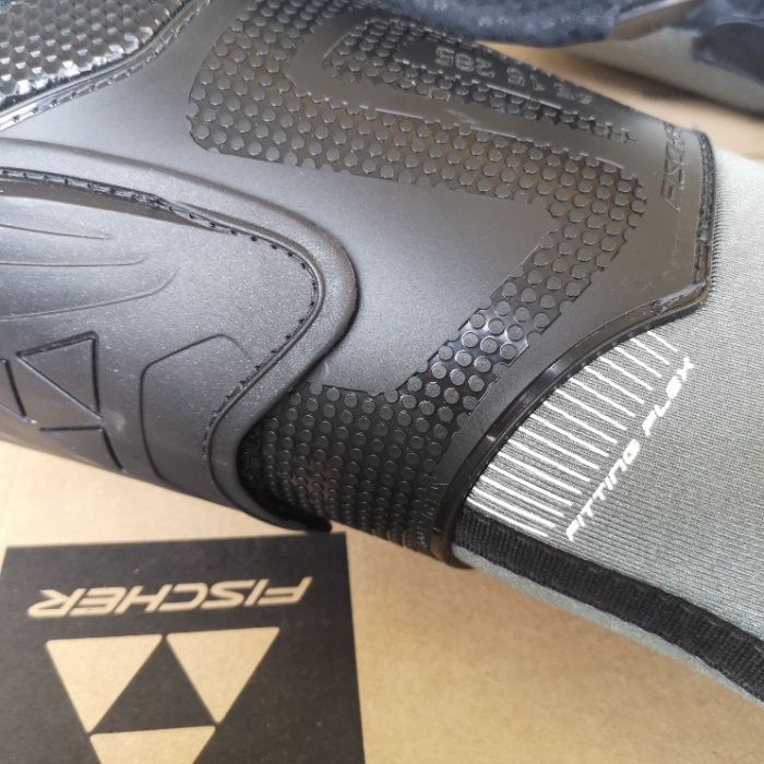 Clapari Fischer RC4 Vacuum,ca noi, flex 130,marime 28,5, la 1300 lei!