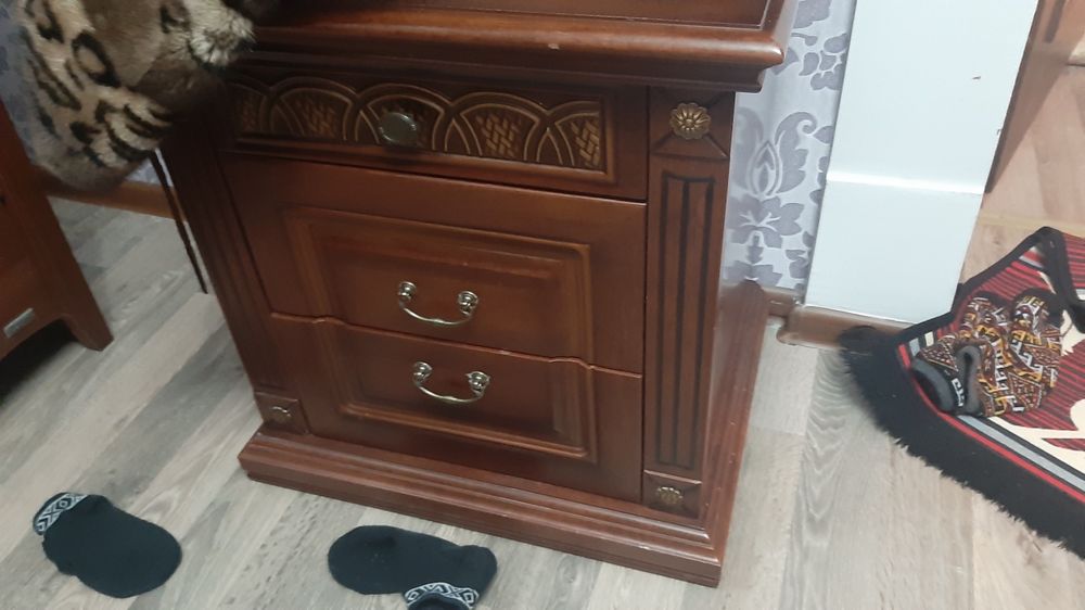 Спальня кровать шкаф